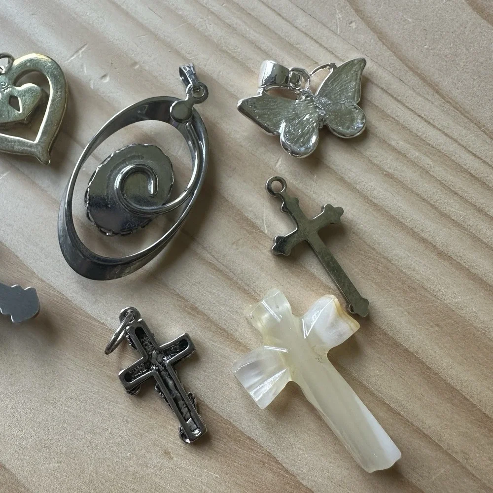 Vintage Pendants 1-1.75 Inch 7 Item Lot‎ Cross Heart Butterfly Metal Stone Glass